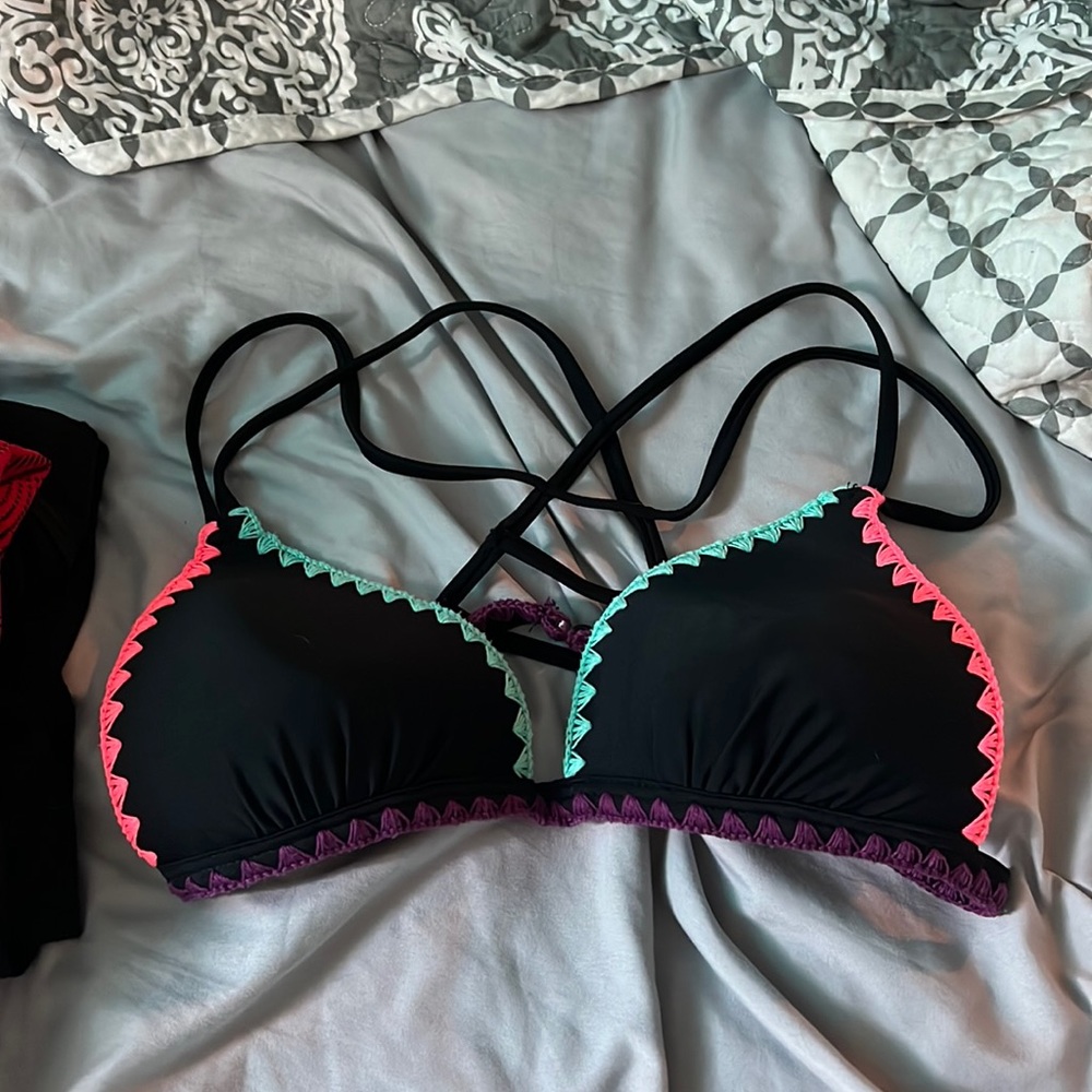 Arizona Swim top size medium never worn